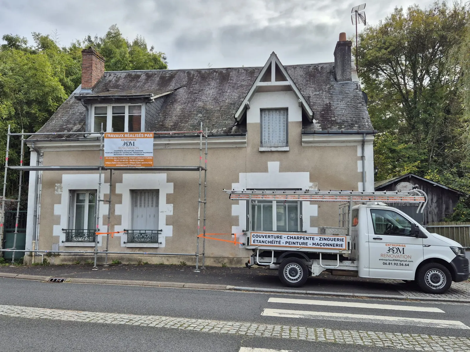 Maison rénovée et véhicule JDM Couvreur